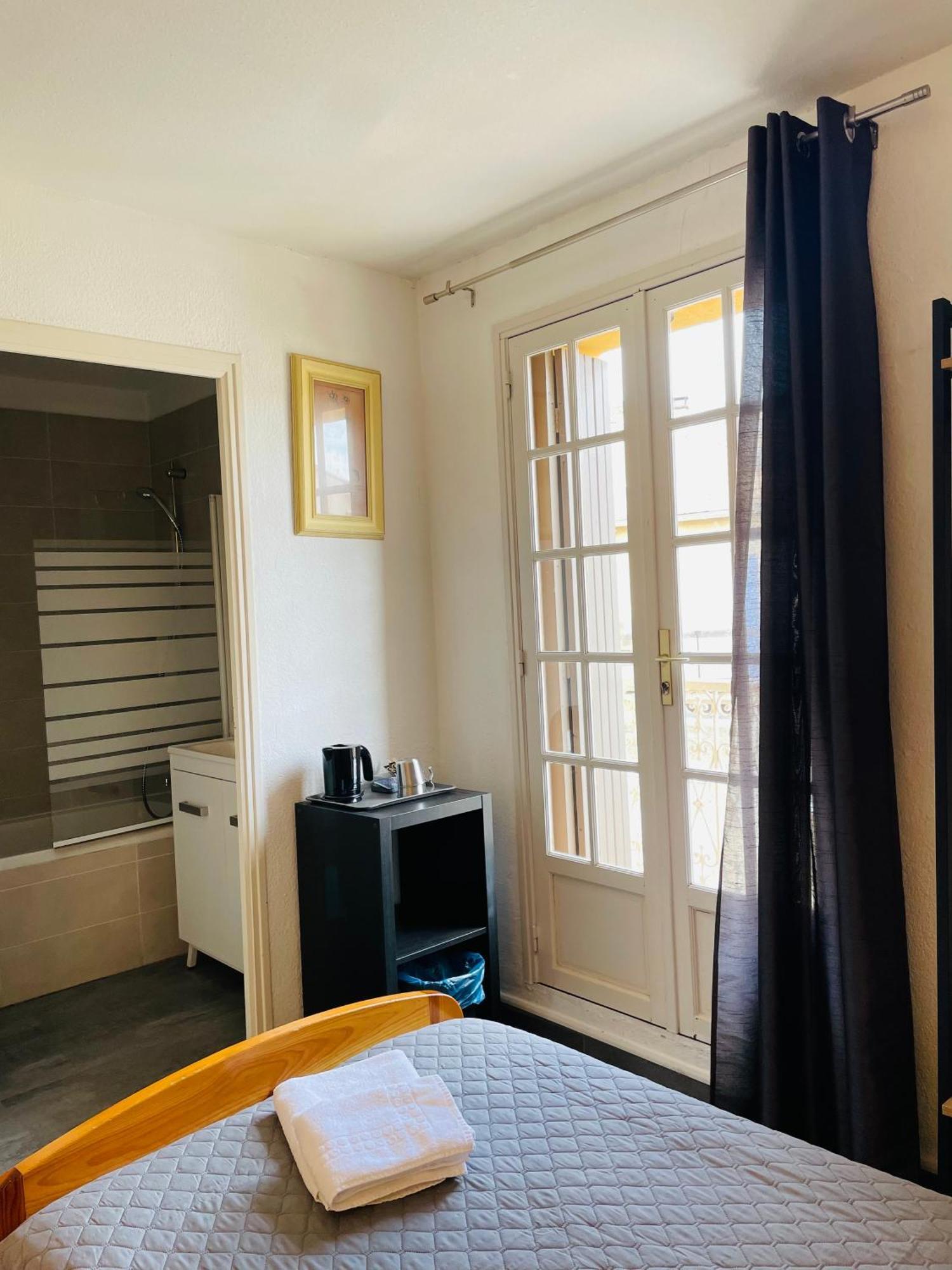 Hotel L'Escale Aigues-Mortes Eksteriør bilde
